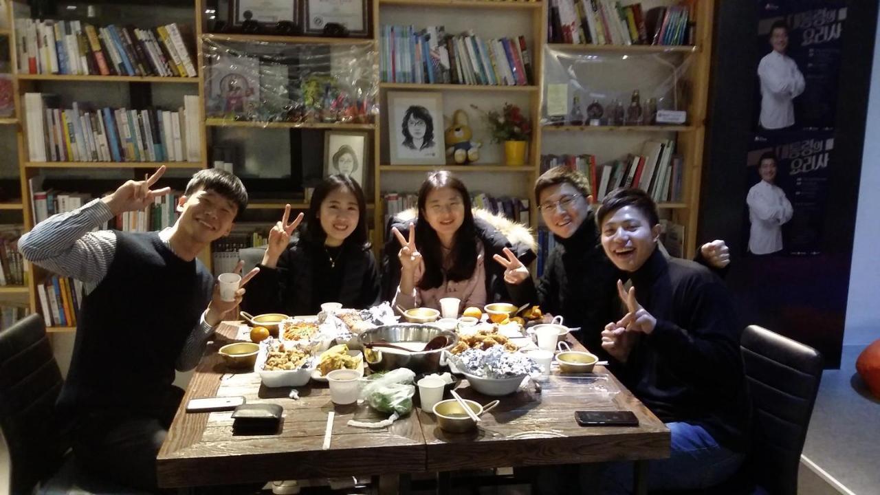 One Percent Hostel Jeonju Exterior photo
